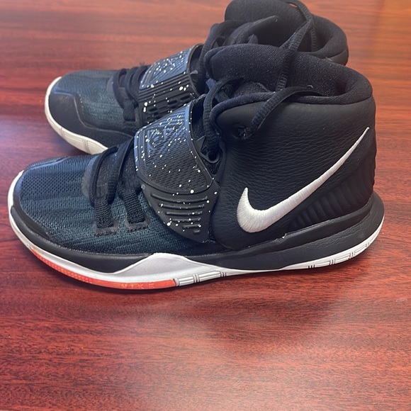 Kyrie 6 Size 3Y - Picture 3 of 8